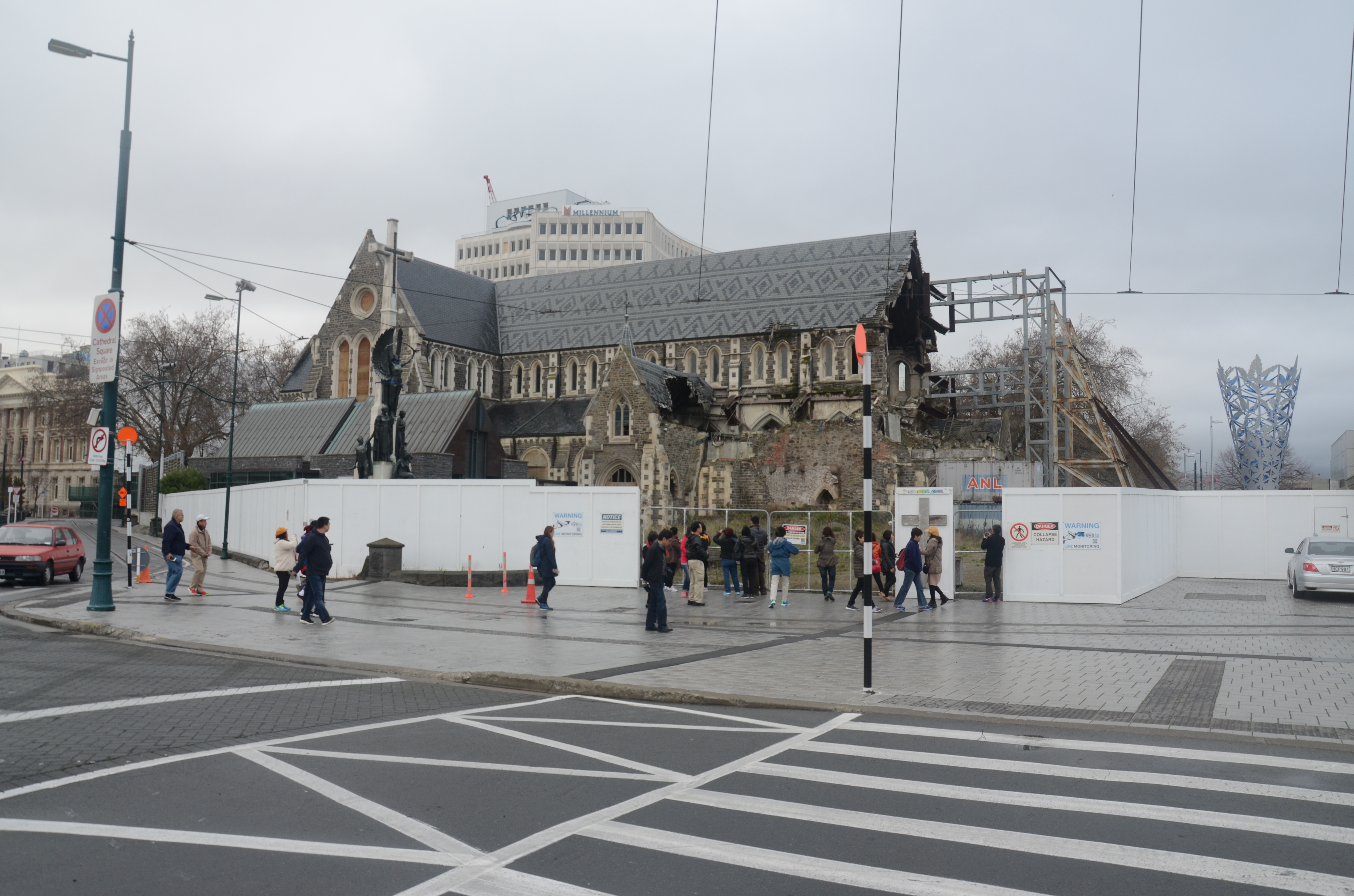 Die zerstoerte Kathedrale. Um das Schicksal der Kathedrale gab es jahrelang Streit.